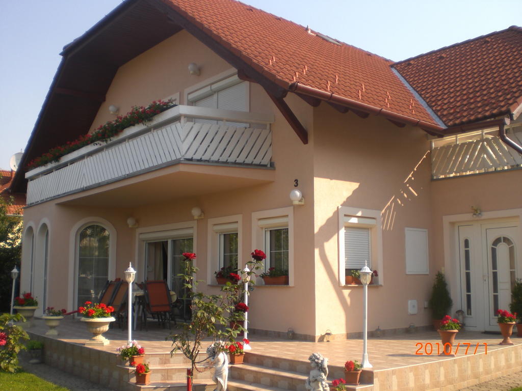 Majlath Vendeghaz Hotel Buk Exterior photo